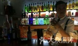 南宁酒吧吃瓜事件视频,一场引发热议的冲突瞬间